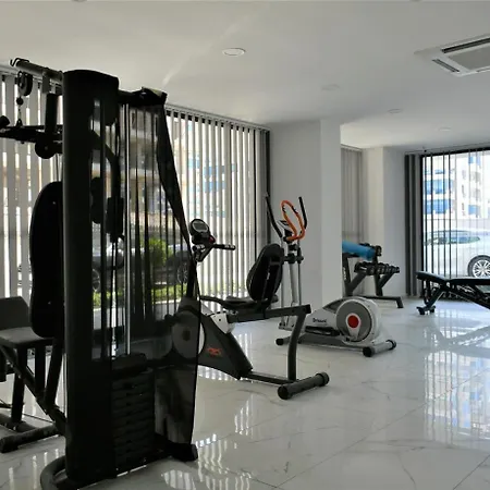White Sail Spacious 2-bedroom Steps From Yekta Mall In Mahmutlar, דירה