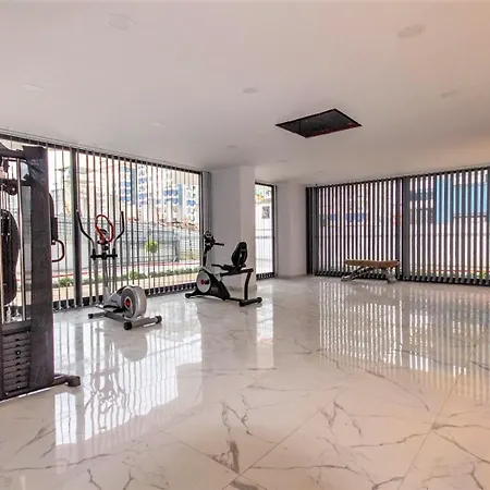 White Sail Spacious 2-bedroom Steps From Yekta Mall In Mahmutlar, * אלאניה