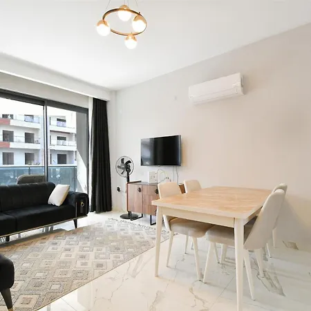 White Sail Spacious 2-bedroom Steps From Yekta Mall In Mahmutlar, Lägenhet *